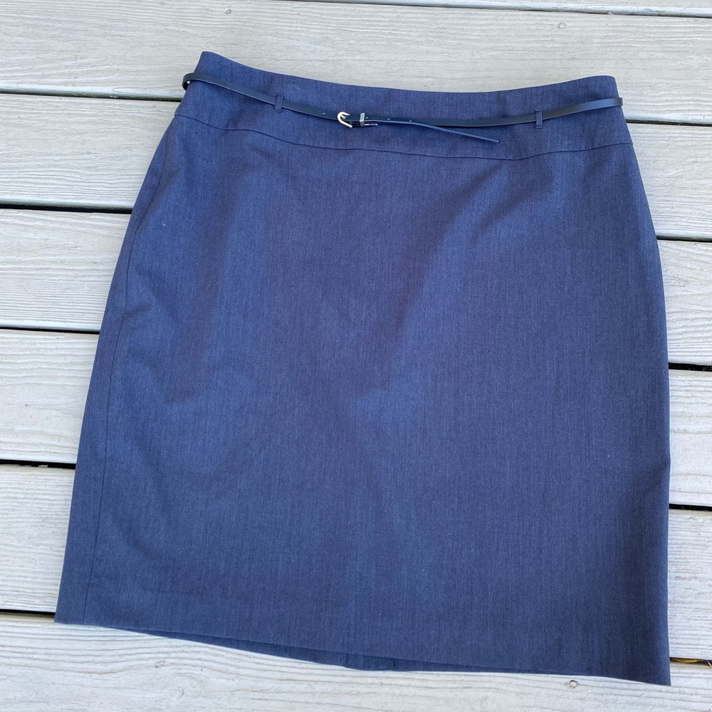 NWOT Liz Claiborne - Lovely dark gray midi lined skirt with black belt Size: 18